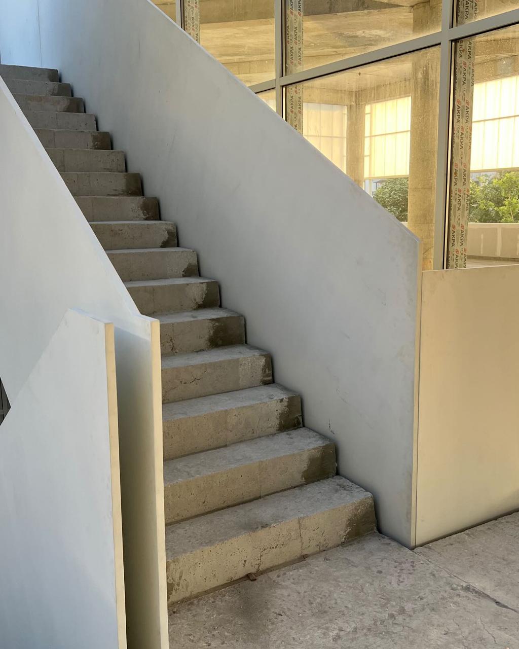 Veshje Traversash Shkallësh